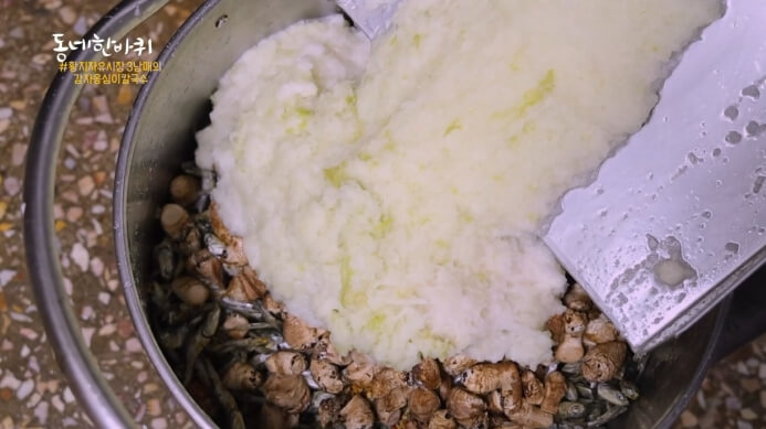 감장옹심이칼국수-육수