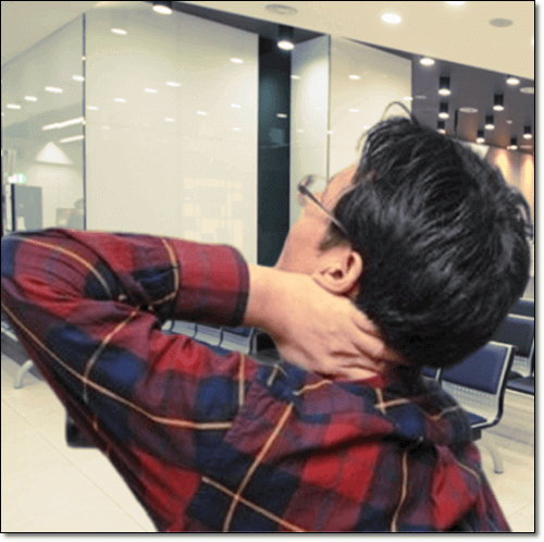 뒷골 땡기는 남성