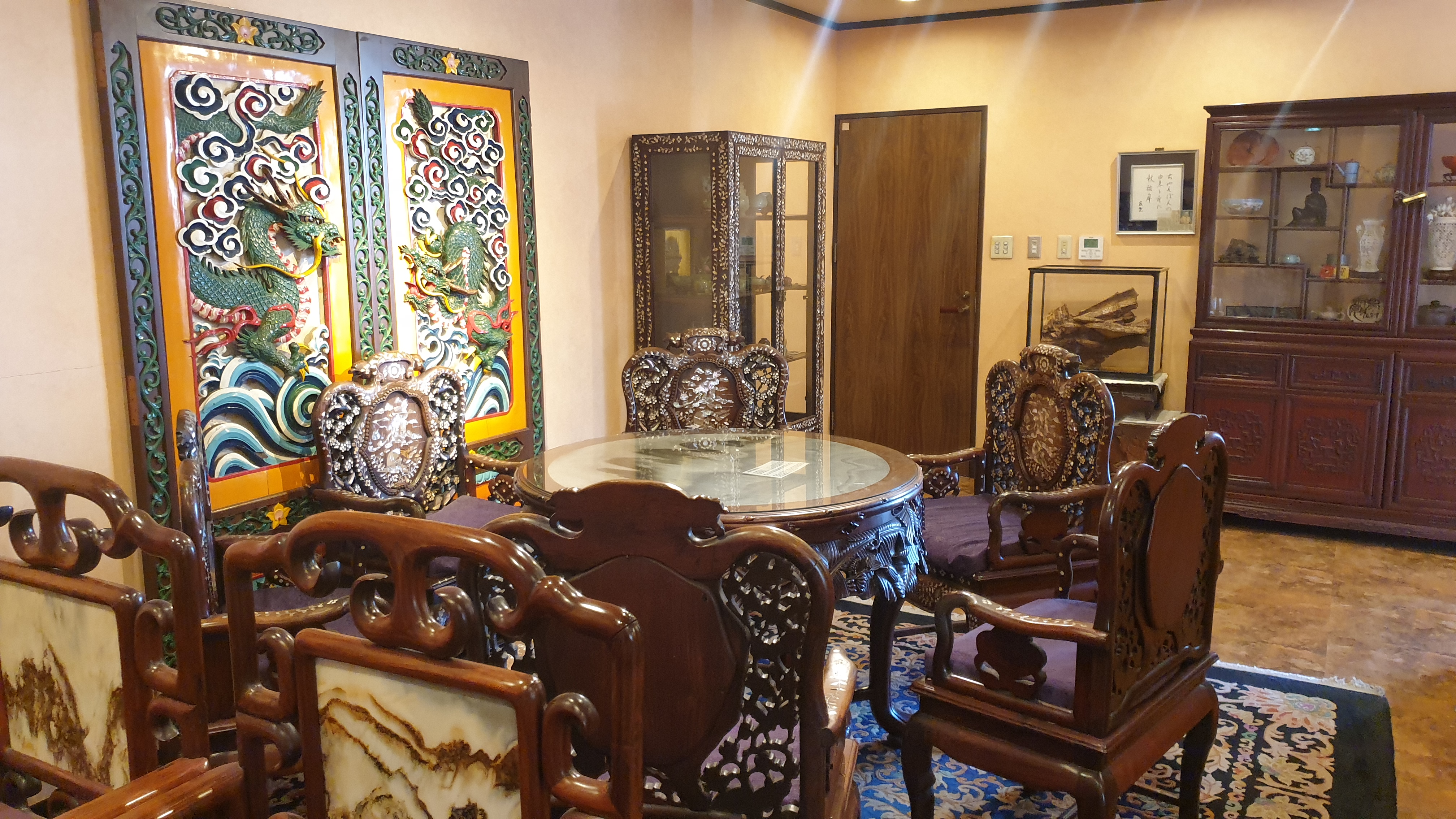 짬뽕박물관의 옛날 좌석의 모습