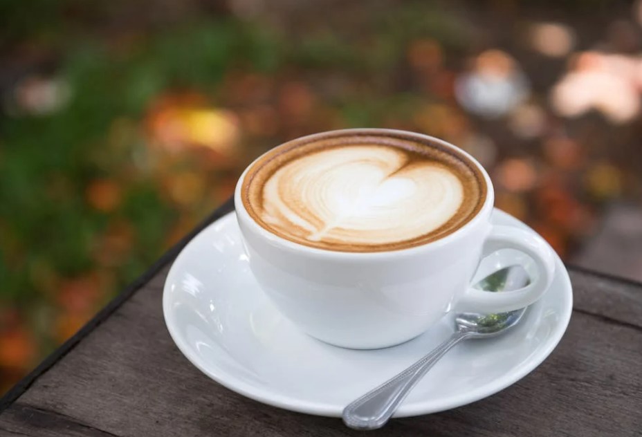 스타벅스, 한국·일본에 첫 키오스크 도입…소통보다 효율 선택한 이유는