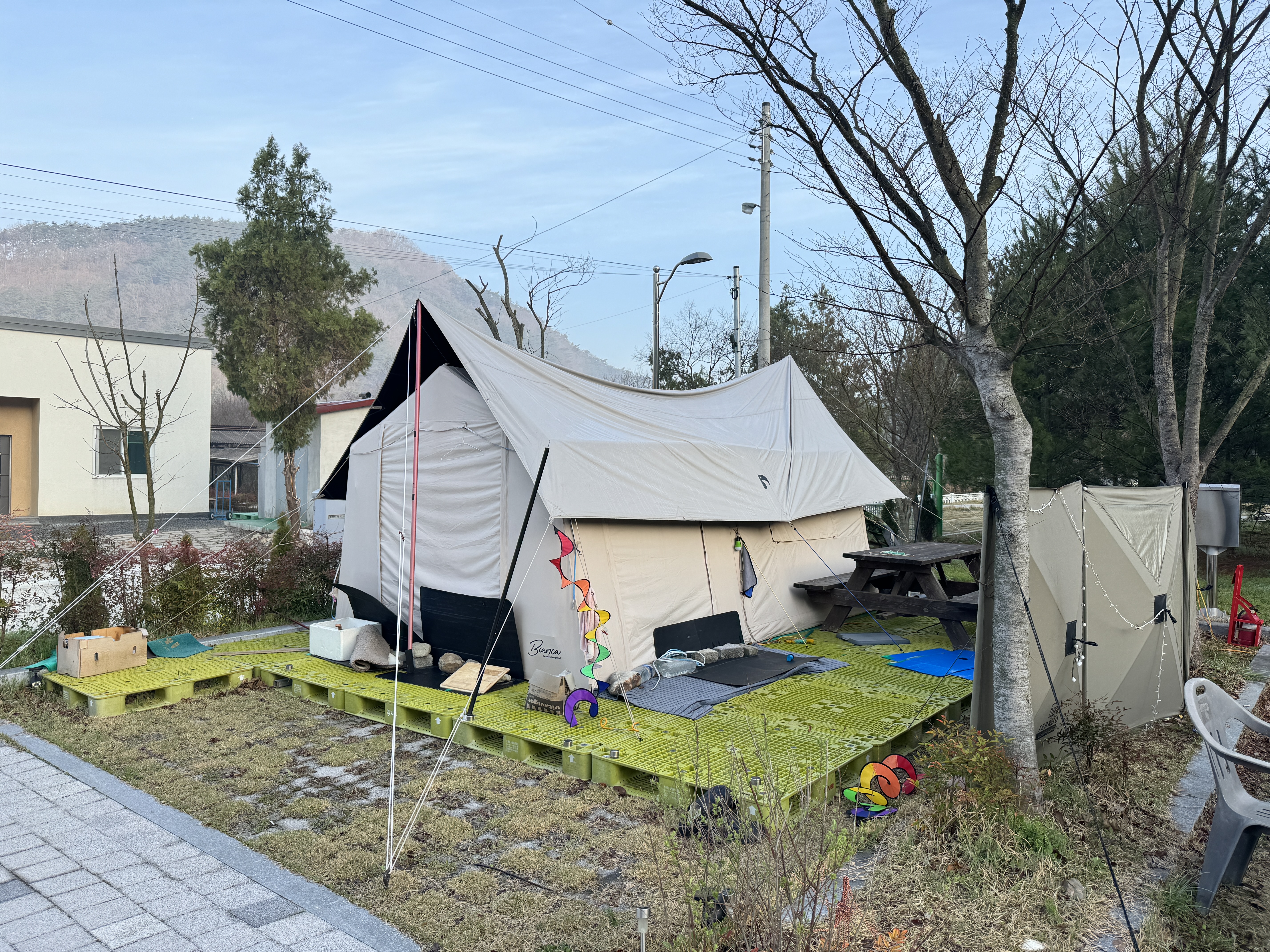 강변사리캠핑장