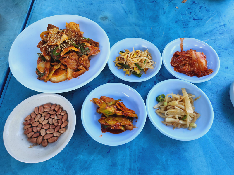 제육볶음과-기본안주