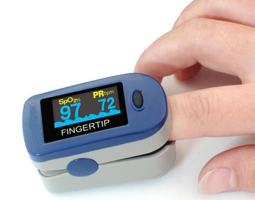 펄스옥시미터(손가락에 끼우는 기기)