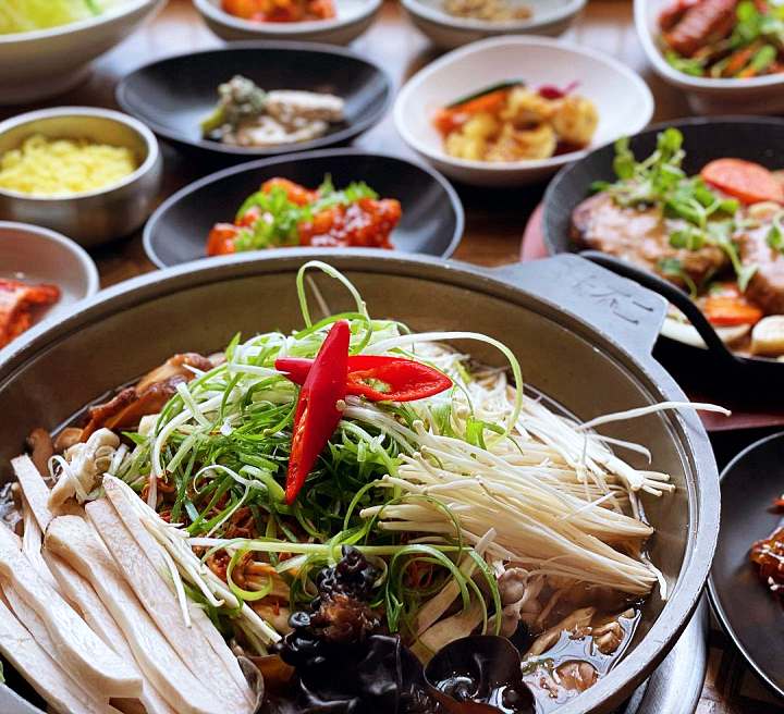 전주 식당 차돌 버섯전골 이 맛이 진국 전설의 맛 맛집 추천