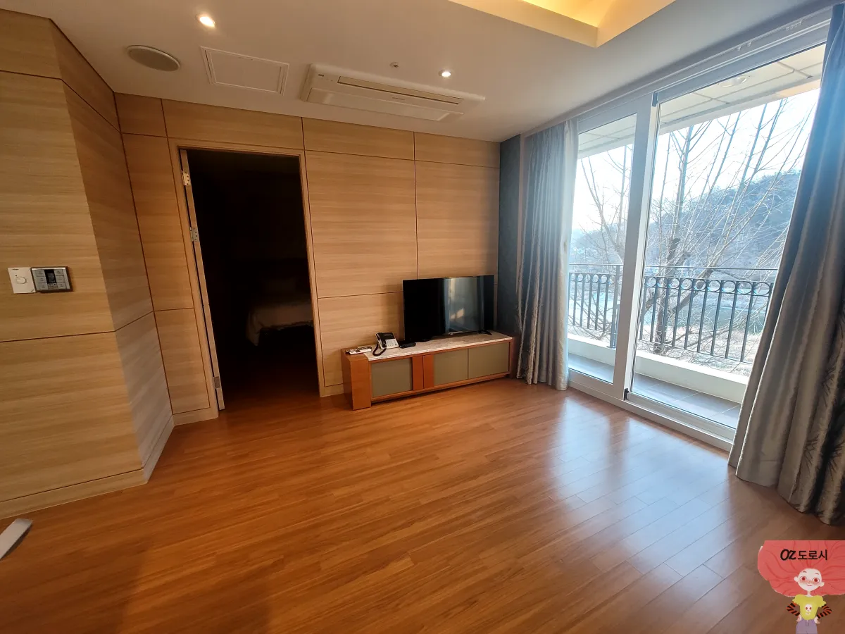 경기도-양평-쉐르빌호텔-스위트룸-거실