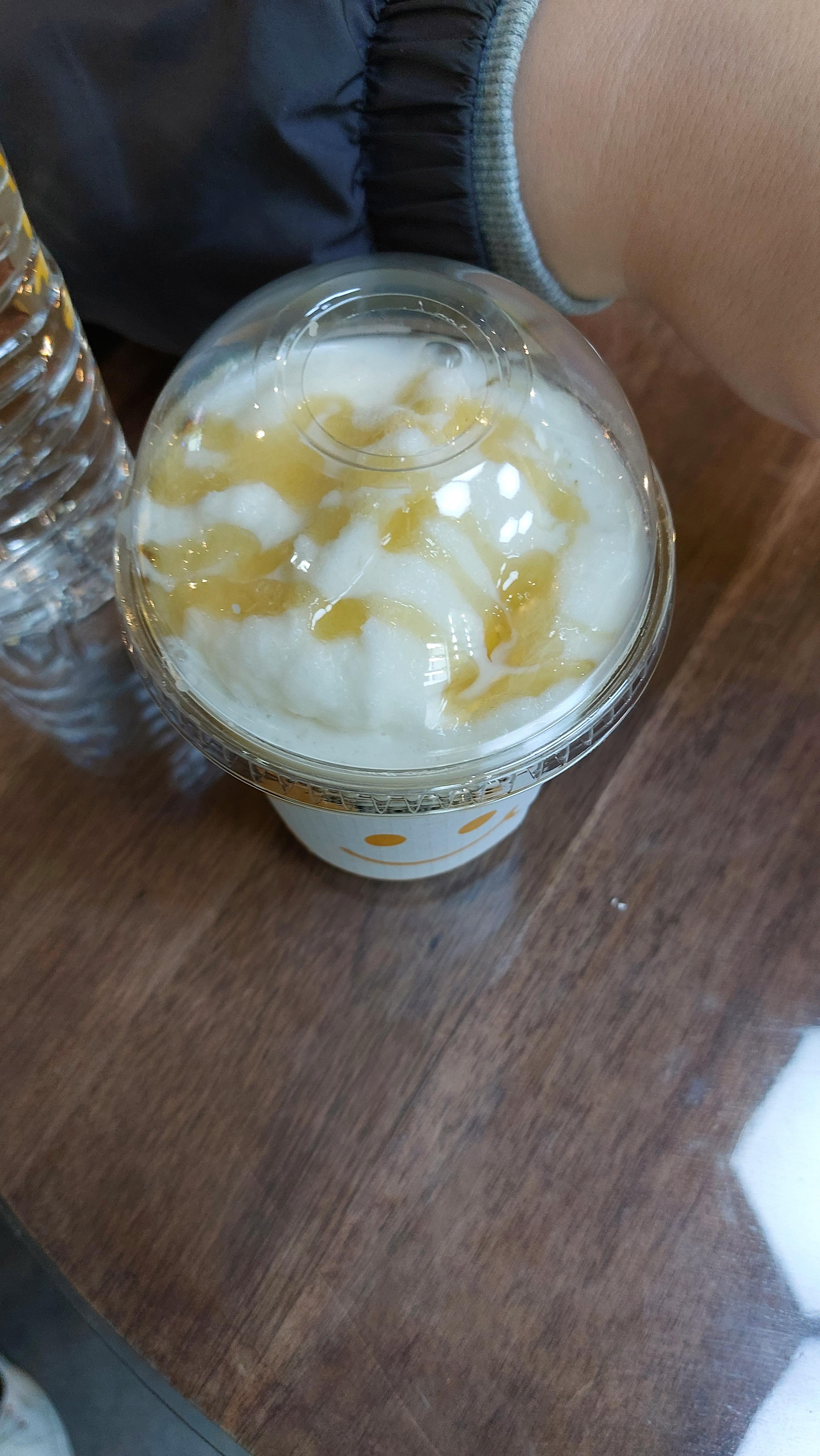 안성팜랜드 허니카페 허니밀크쉐이크 1잔 6500원 조금 비싼느낌;;