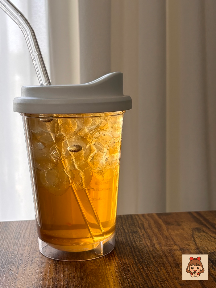 ์ ์ฃผ ์ผ๋ค ์๊ทค์ฐจ ์์ด์ค๋ฒ์
K-Iced Jeju Samda Youngyu tea served in a clear tumbler