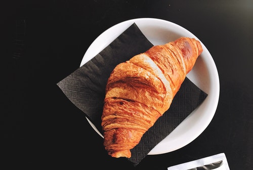 5. 좋아하는 음식은 먹기