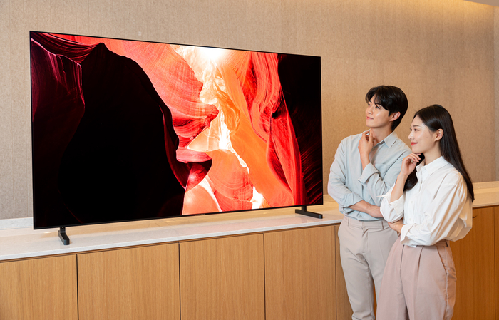 삼성디스플레이가 'CES 2025'에서 공개하는 4000니트 밝기의 TV용 QD-OLED.