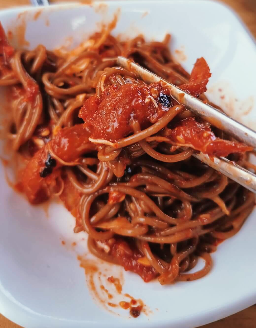 명태회와 막국수를 한젓가락 잡아봄