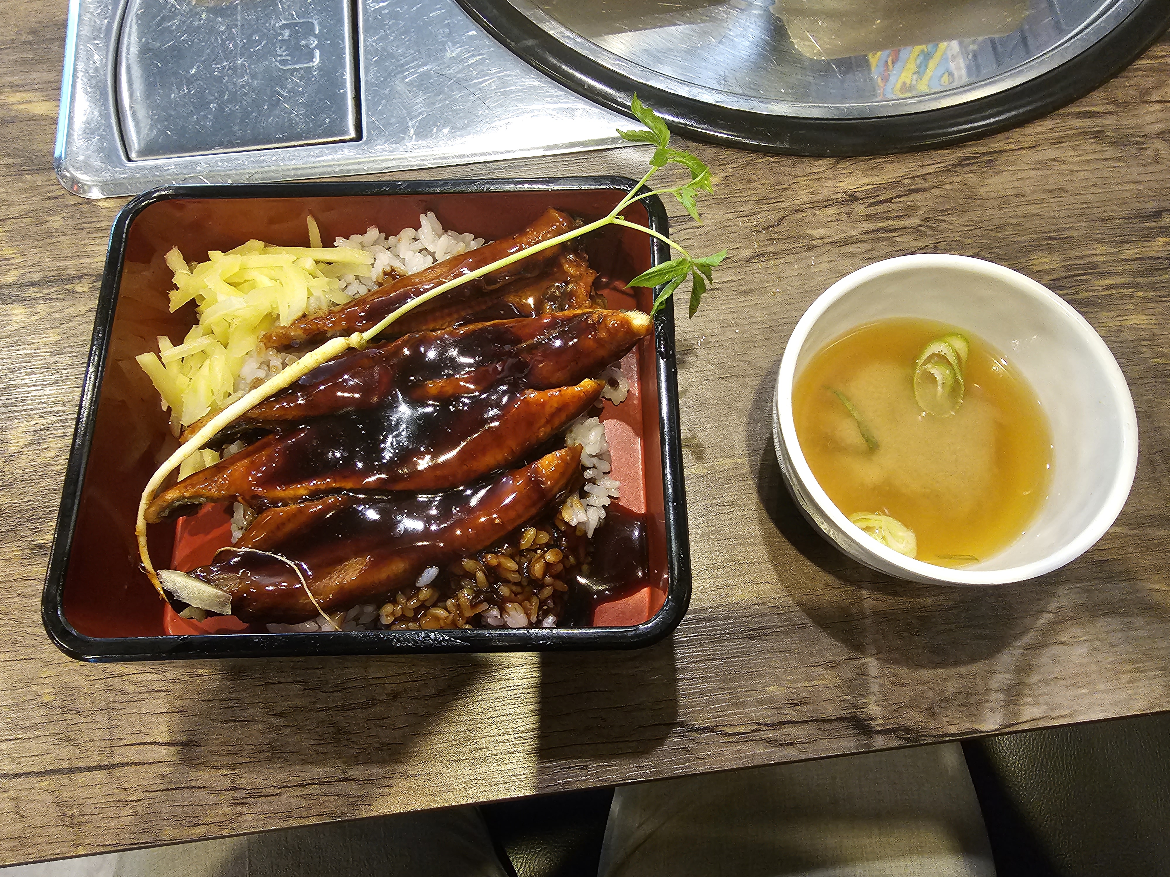 인천_가정동_루원장어마을_장어덮밥