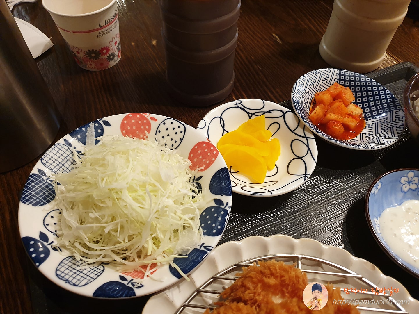 히비야-양배추샐러드-단무지-깍두기-담덕이의탐방일지