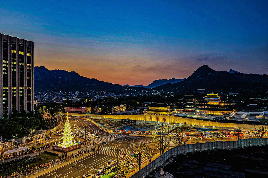 2025. 4. 19. 봉은사 연등제 야경 산책 후기 (겹벚꽃, 라일락, 홍매화 개화상황 포함)