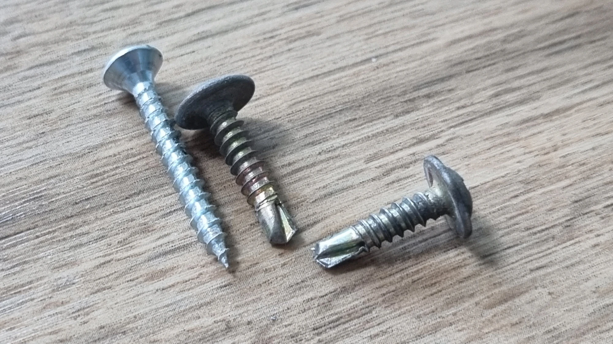 철판 나사못 스크루 비스