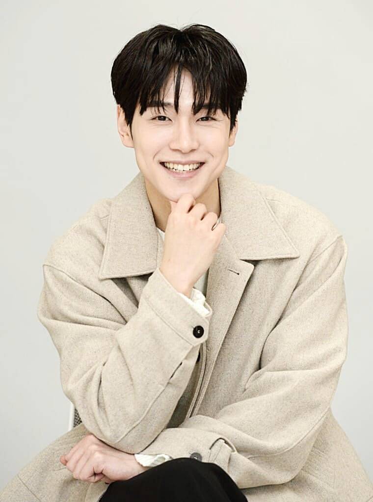 배우-강유석