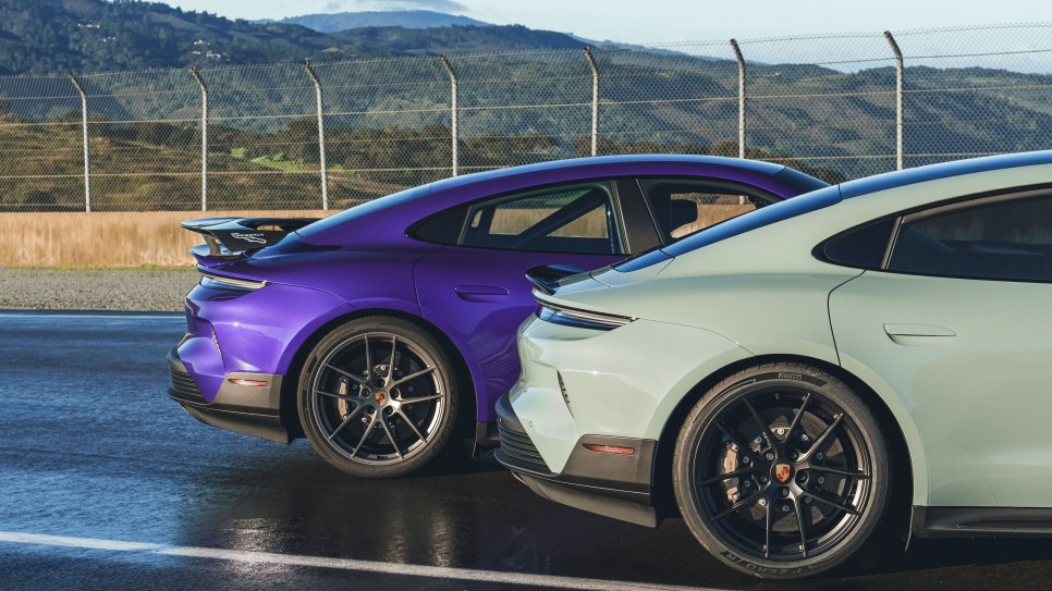 포르쉐 타이칸 터보 GT 출시 성능 디자인 공개