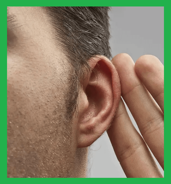 귀에-손을-대고-있는-모습