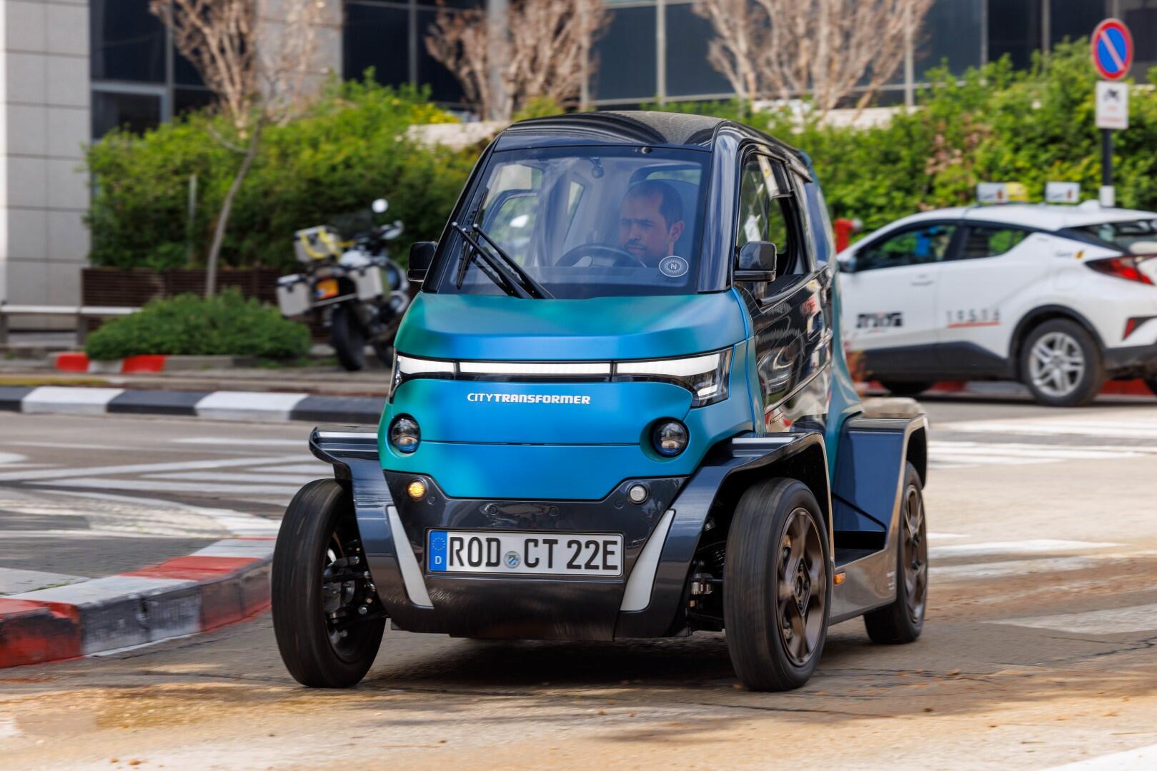 세계 최초의 접이식 자동차: 도시 모빌리티의 새로운 시대