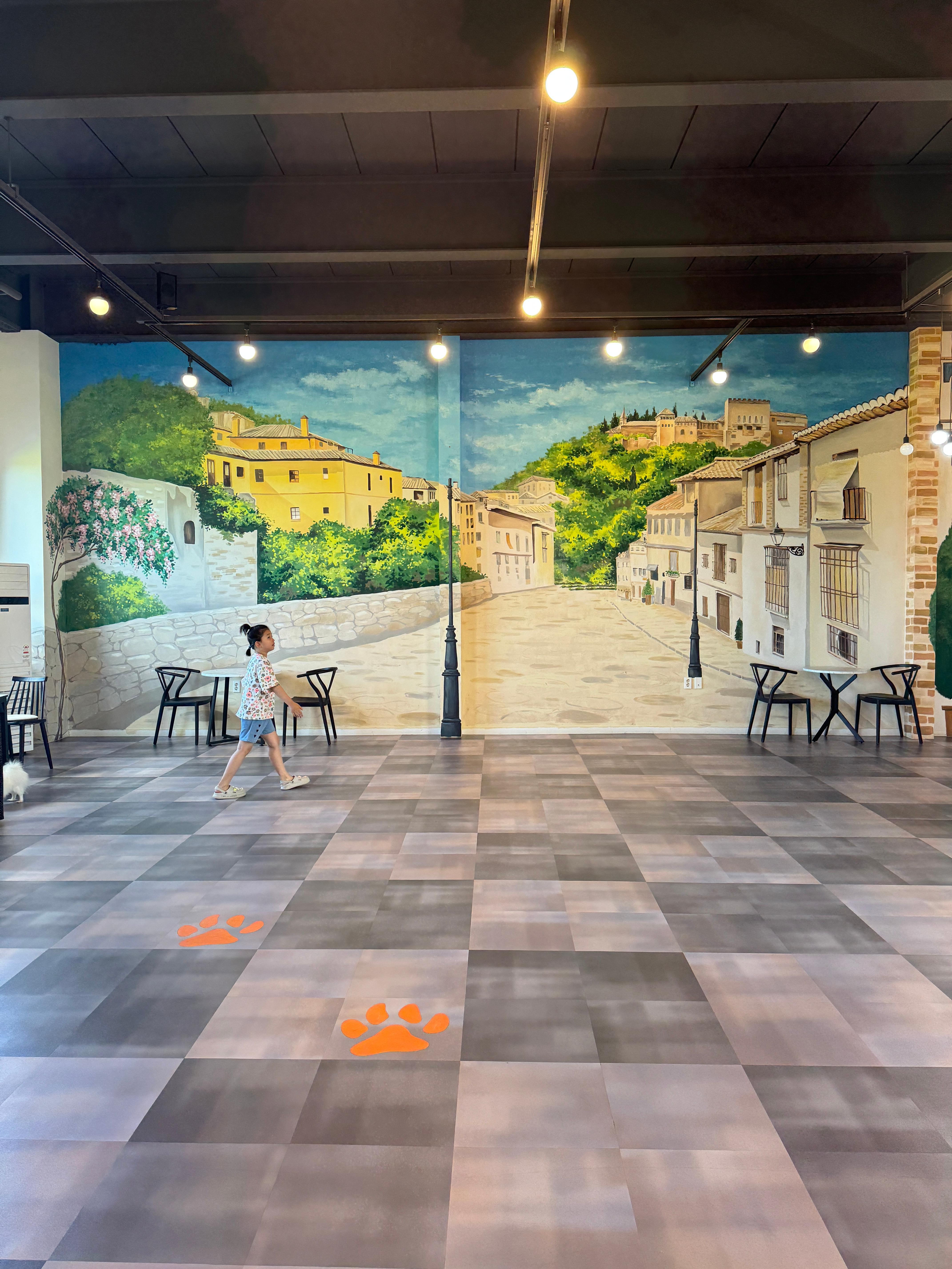 풀멍파크 실내 예쁘게 꾸며진 벽 모습