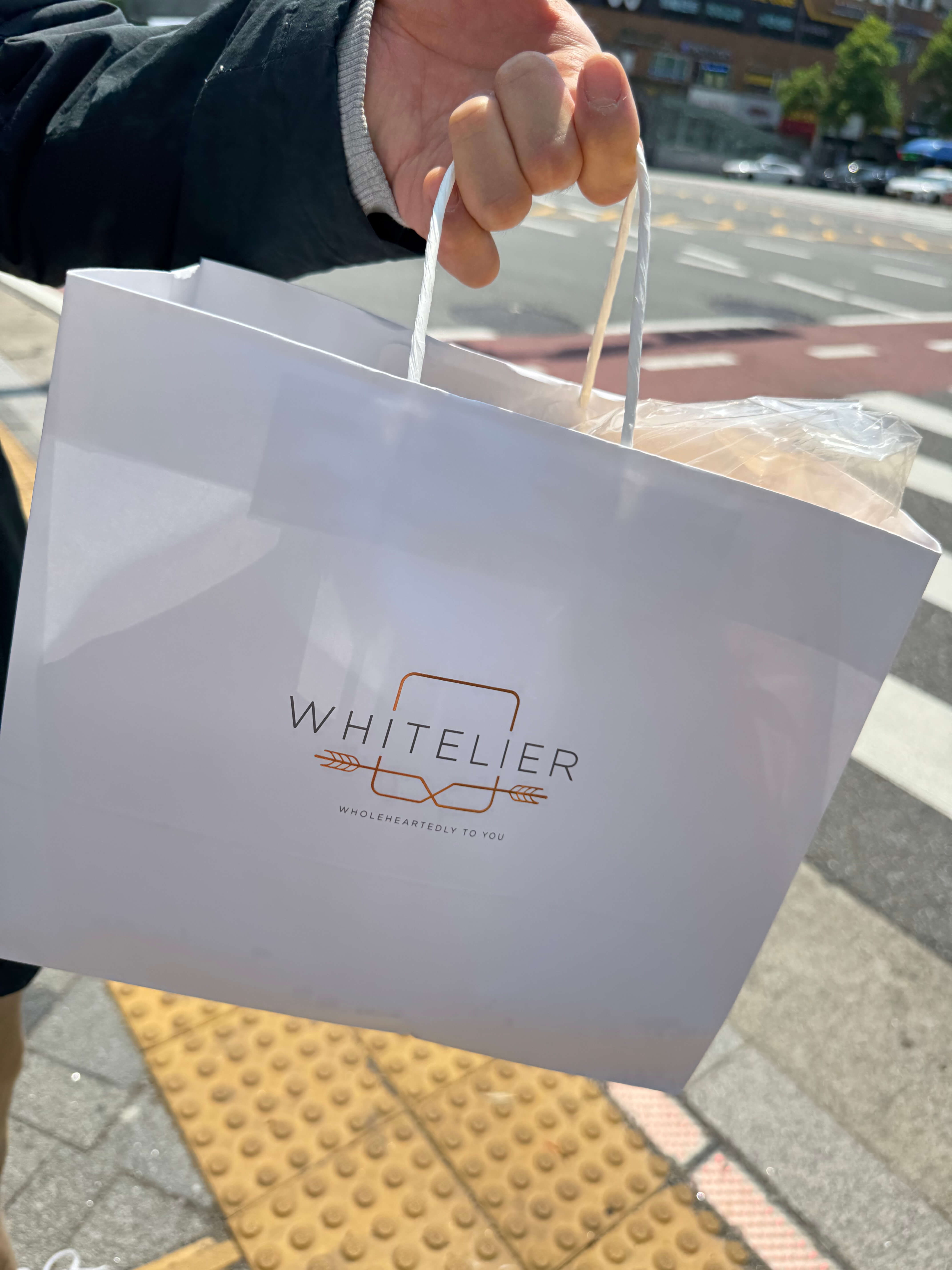 식빵과 플뢰르가 들은 종이백