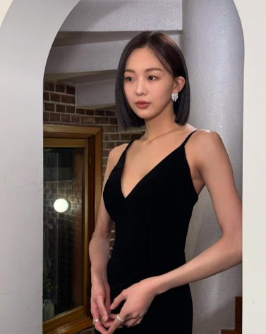 금새록 프로필