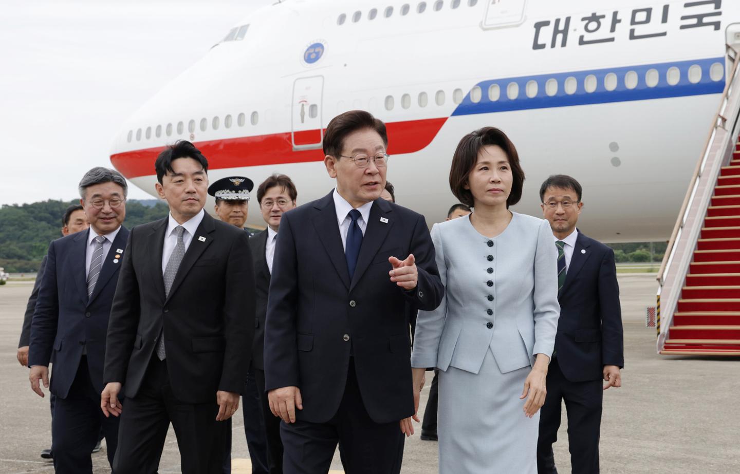 결국 30%대로 내려앉은 李 지지율... "호르무즈 파병 반대" 55% [갤럽]-정치ㅣ한국일보