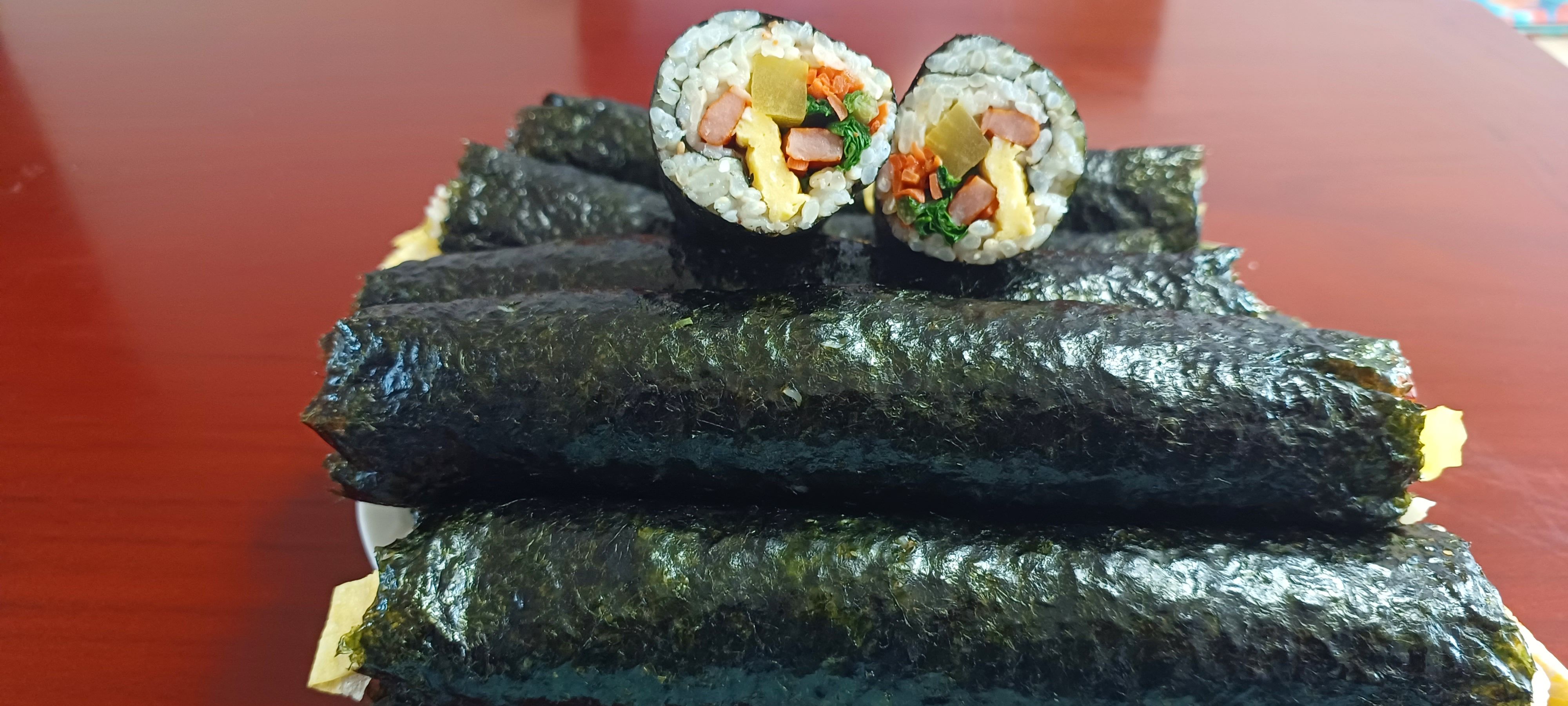 완성된 김밥