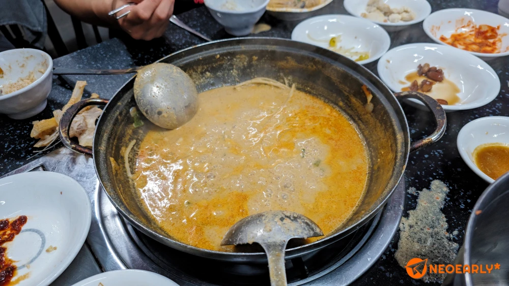먹다보니 이내 바닥을 보인 아귀탕, 국물도 맛있습니다.ㅎ
