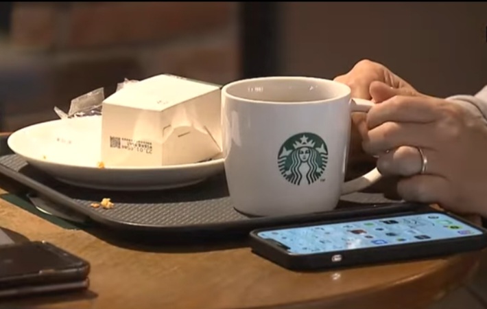 스타벅스의 향후 키오스크 확대 및 외국인 관광객 서비스 강화