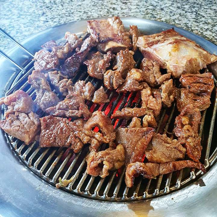 토요일은 밥이좋아 예산 덕산 스플라스 리솜 한우 양념 갈비 맛집 25년 전통 전문점 소갈비 연탄불 구이 예산10미 현지인 추천 토밥 좋아 방송정보