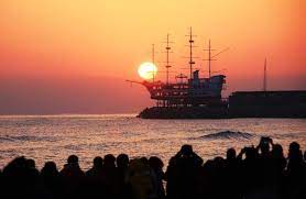 썬쿠르즈에 걸친 태양