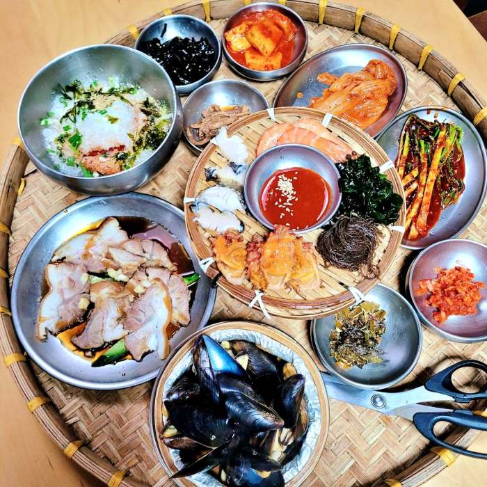서민갑부 부산 기장 압력솥 전복죽 11첩 반찬 광주리 한상 파는 연 매출 45억 원 슈퍼 리치 갑부 방송 정보