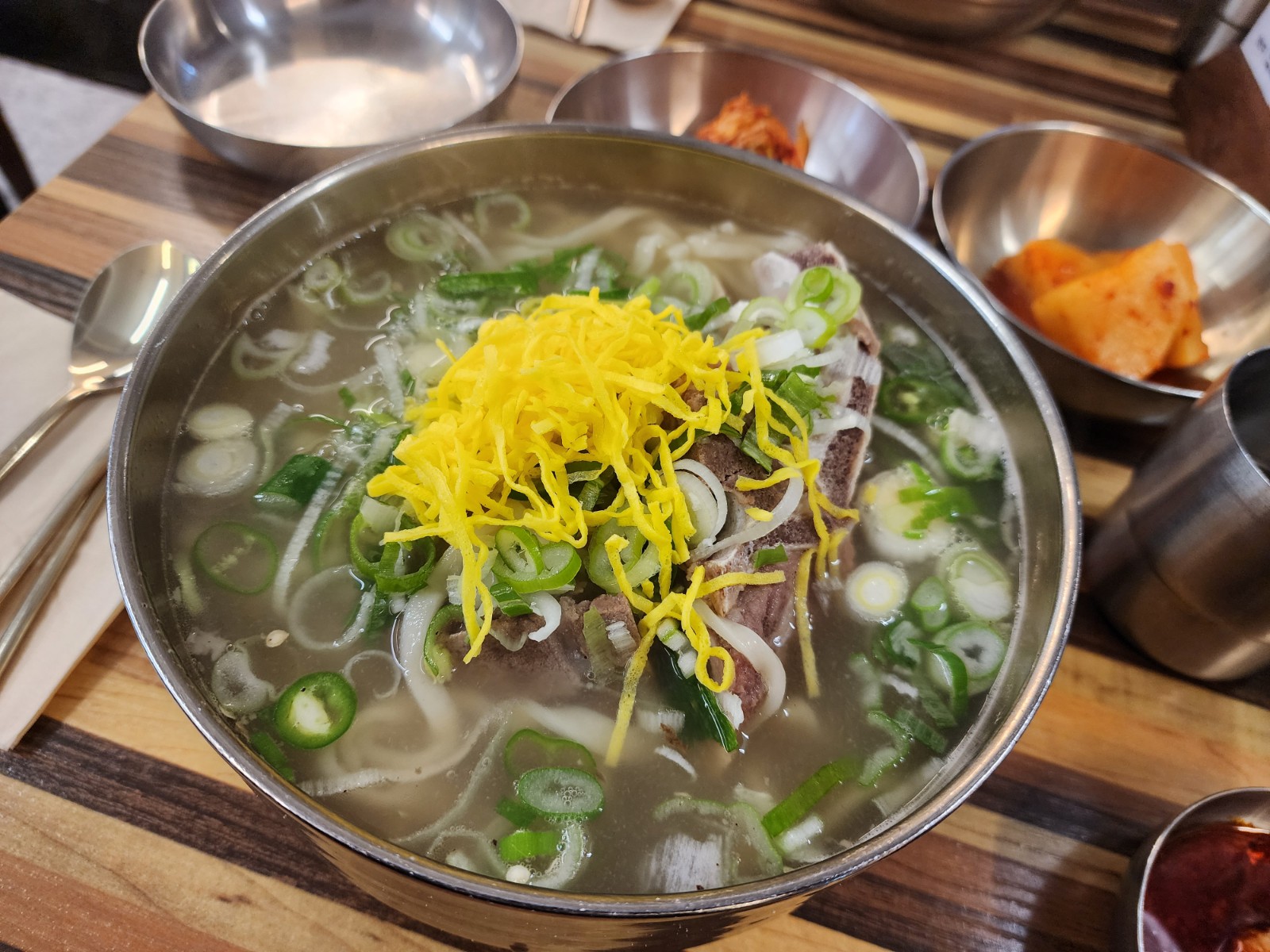 뼈 칼국수
