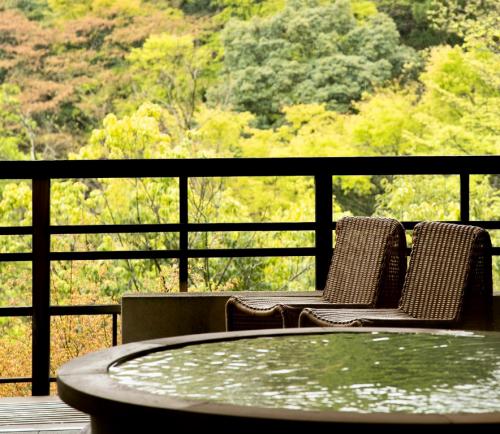 고라 카단(Gora Kadan)