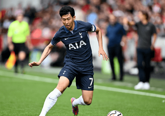 손흥민이 경기 중인 장면