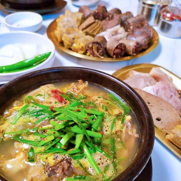 생방송투데이 경기 광주 장지동 고사리 얼큰 순대국 눈꽃 차돌 곱창 순대전골 맛집