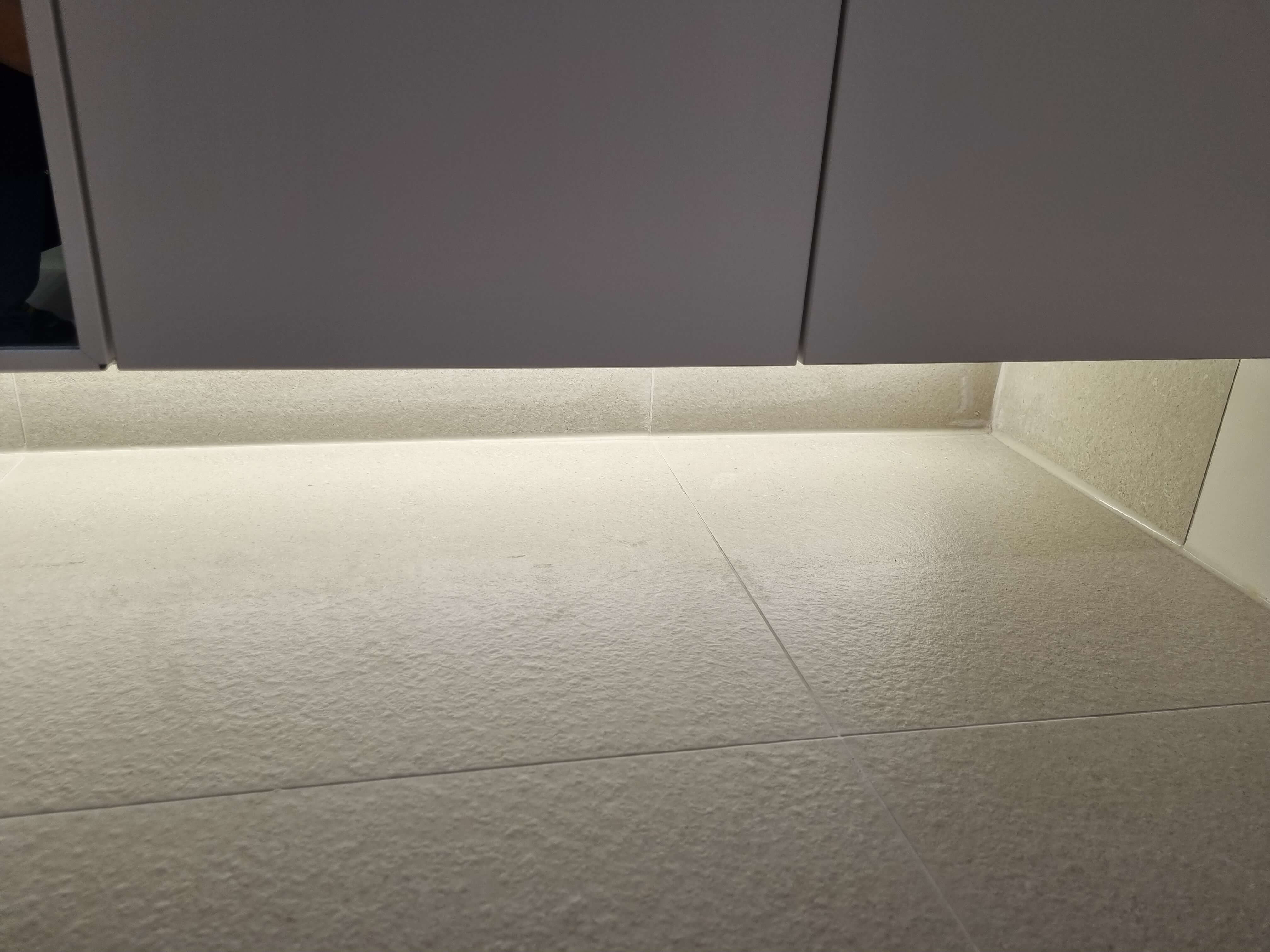 신발장 아래 조명