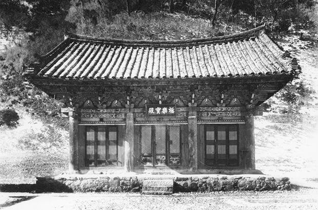 장성 백양사 : 호남을 대표하는 천년 고찰과 백암산의 깊은 자연 붉은 애기단풍