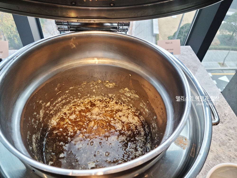 포포인츠 바이 쉐라톤 서울 명동 에볼루션 뷔페 런치 후기