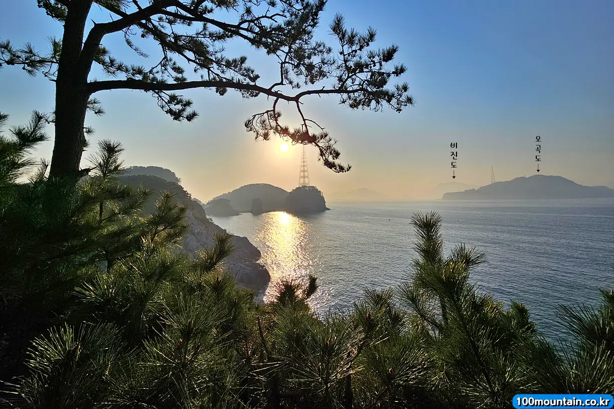 전망대에서 바라본 비진도 오곡도