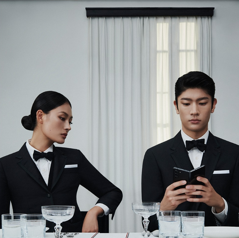 삼성전자 갤럭시Z플립5 톰브라운 에디션 출시 예고