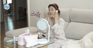 나혼자산다 조이 피부 마사지기 스텝 초컬릿 잠옷 정보 관련 사진