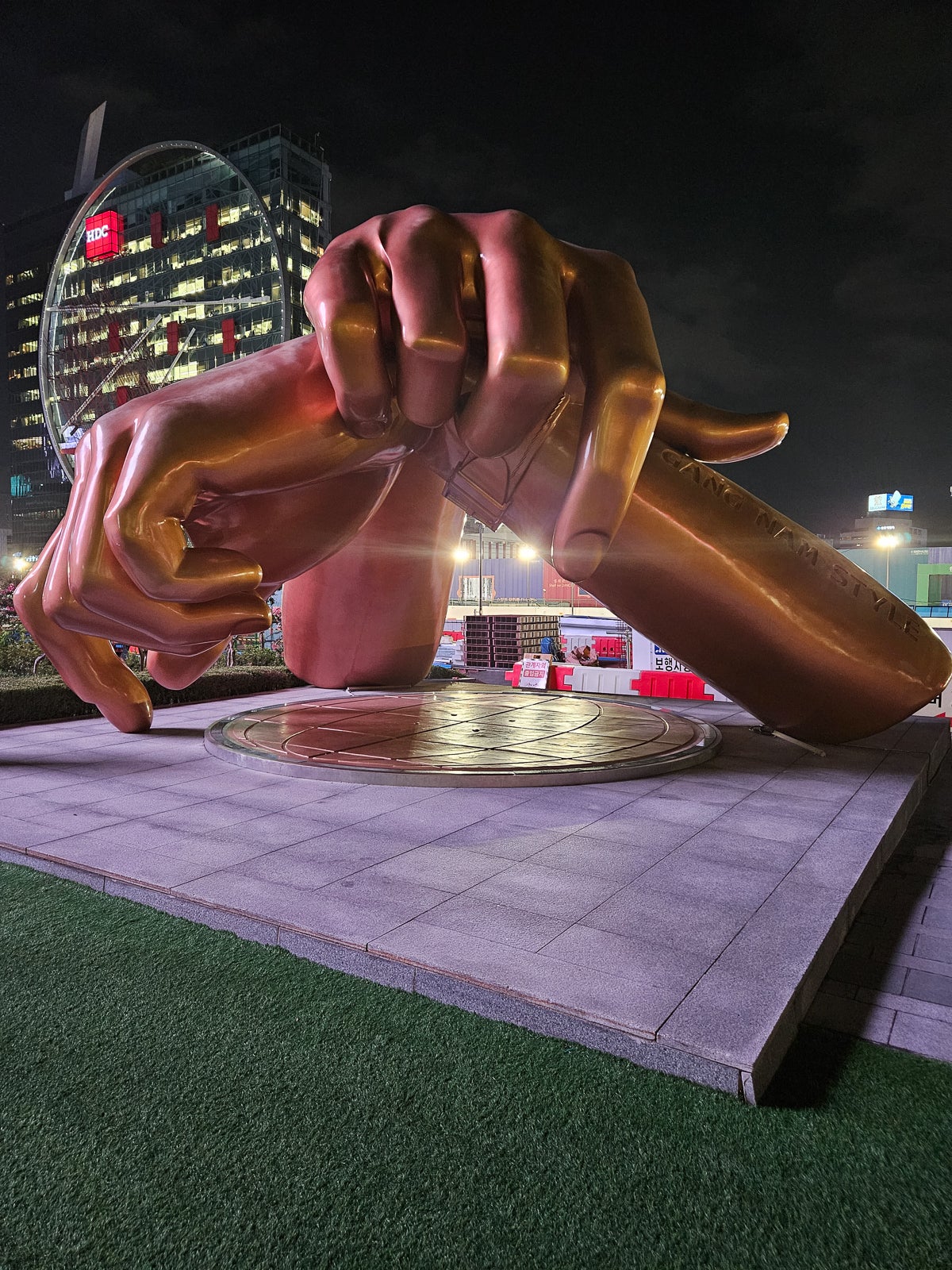 Z 폴드 5 야간 사진 샘플