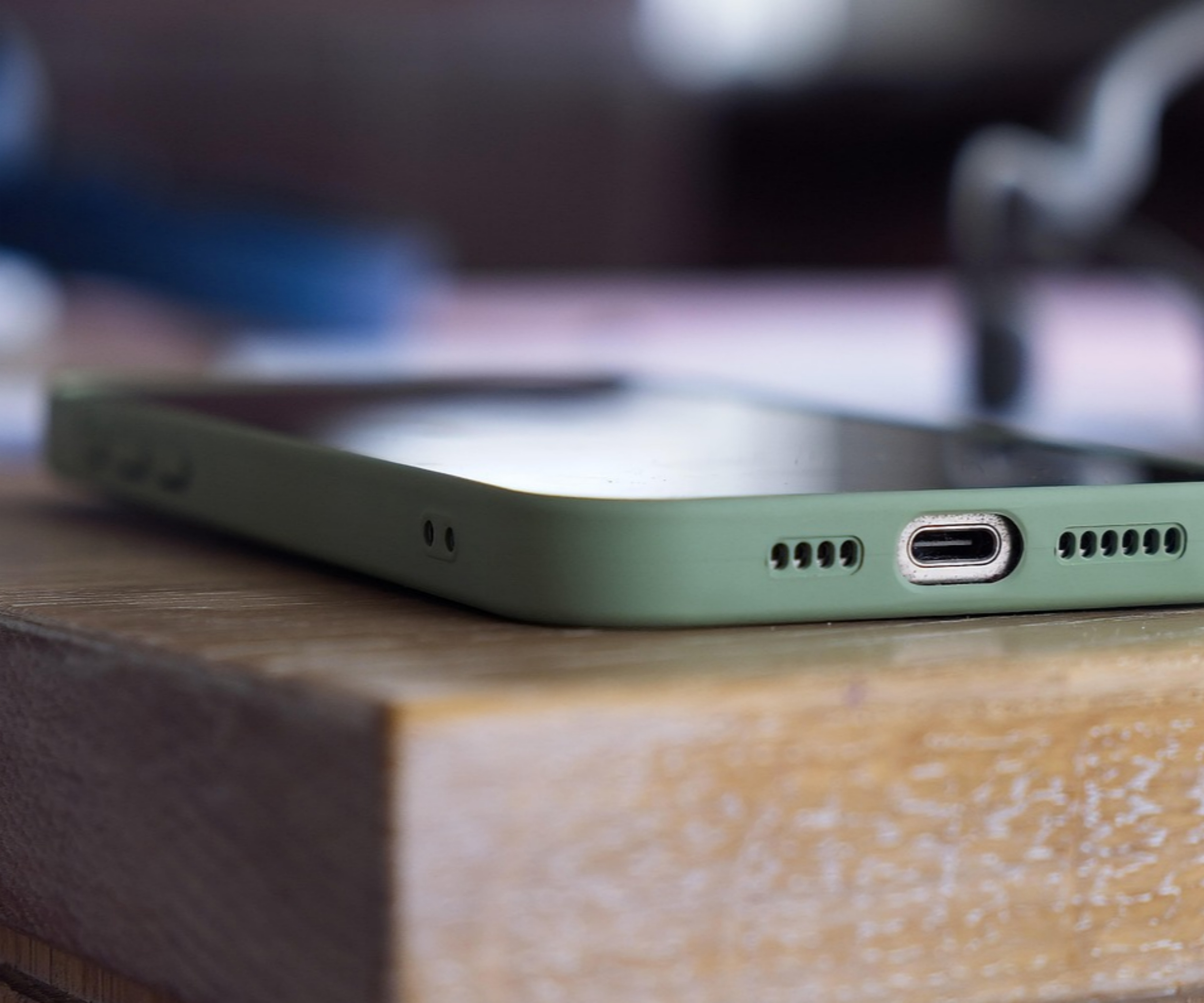 방송통신위원회가 이동통신 3사에 과도한 경쟁을 자제해 줄 것을 요청