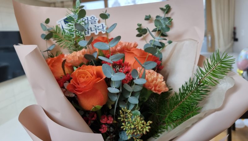 졸업 꽃다발 이미지입니다.