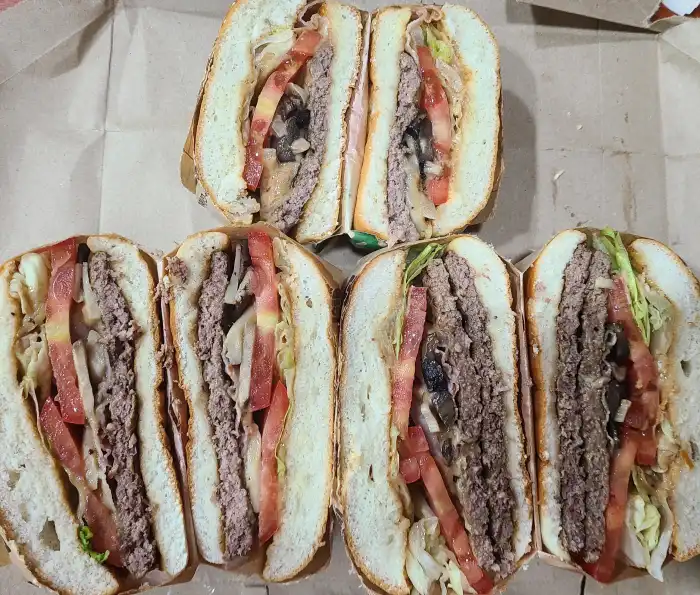 버거킹-트러플머쉬룸-와퍼-단면-비교-1