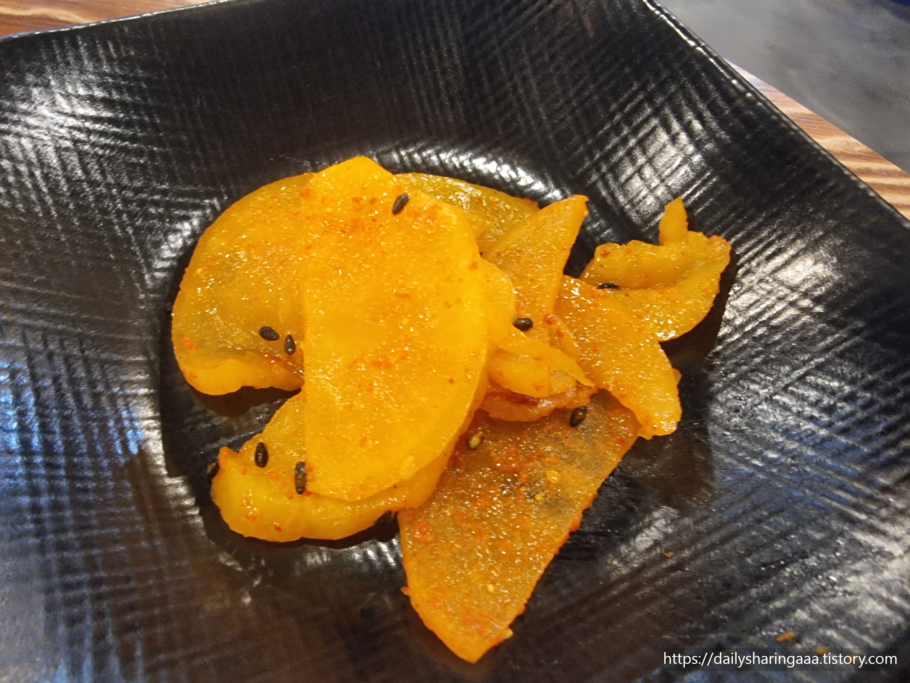 인천_서구_가정동_참숯80닭_단무지