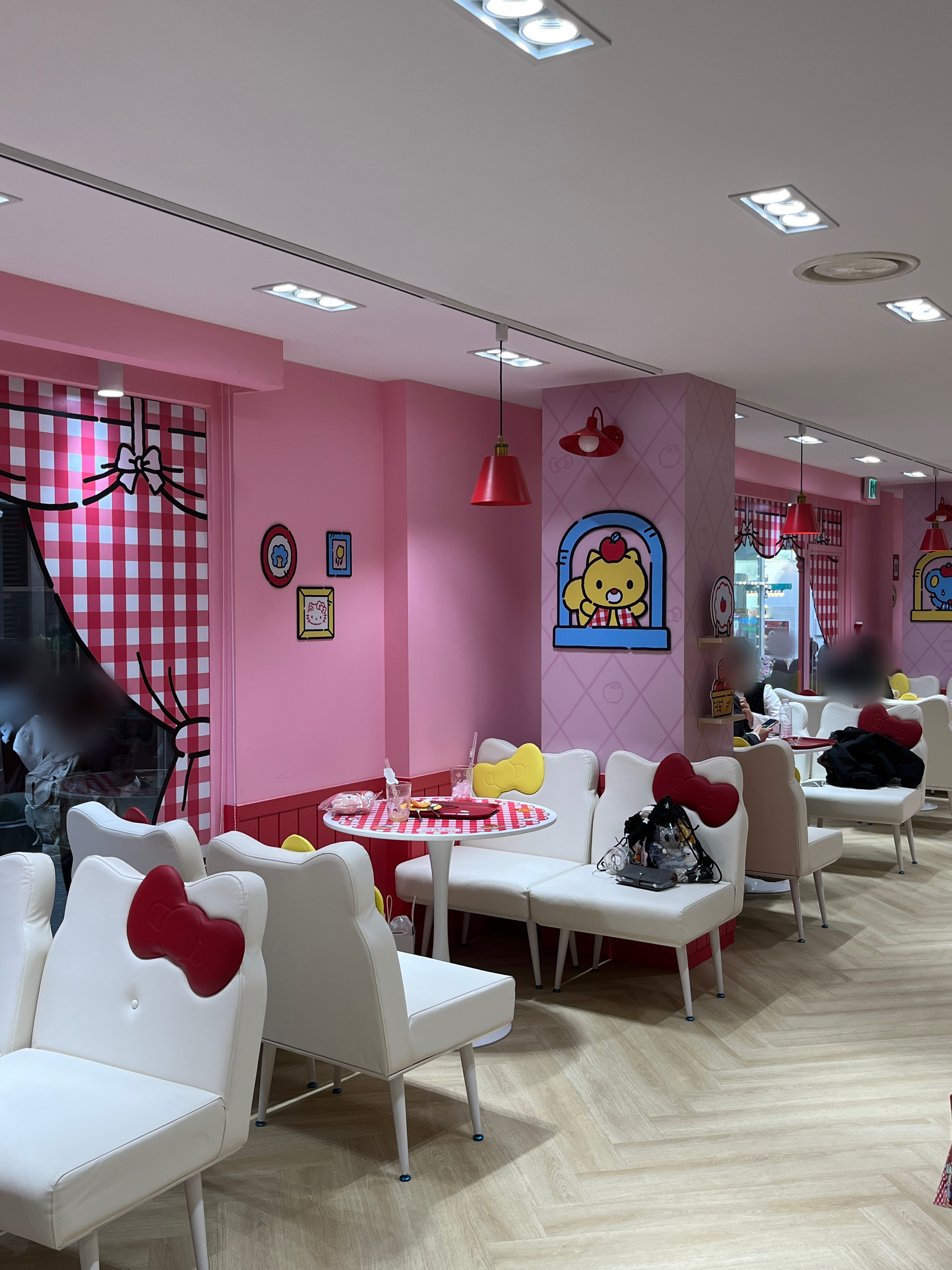 헬로키티 애플카페