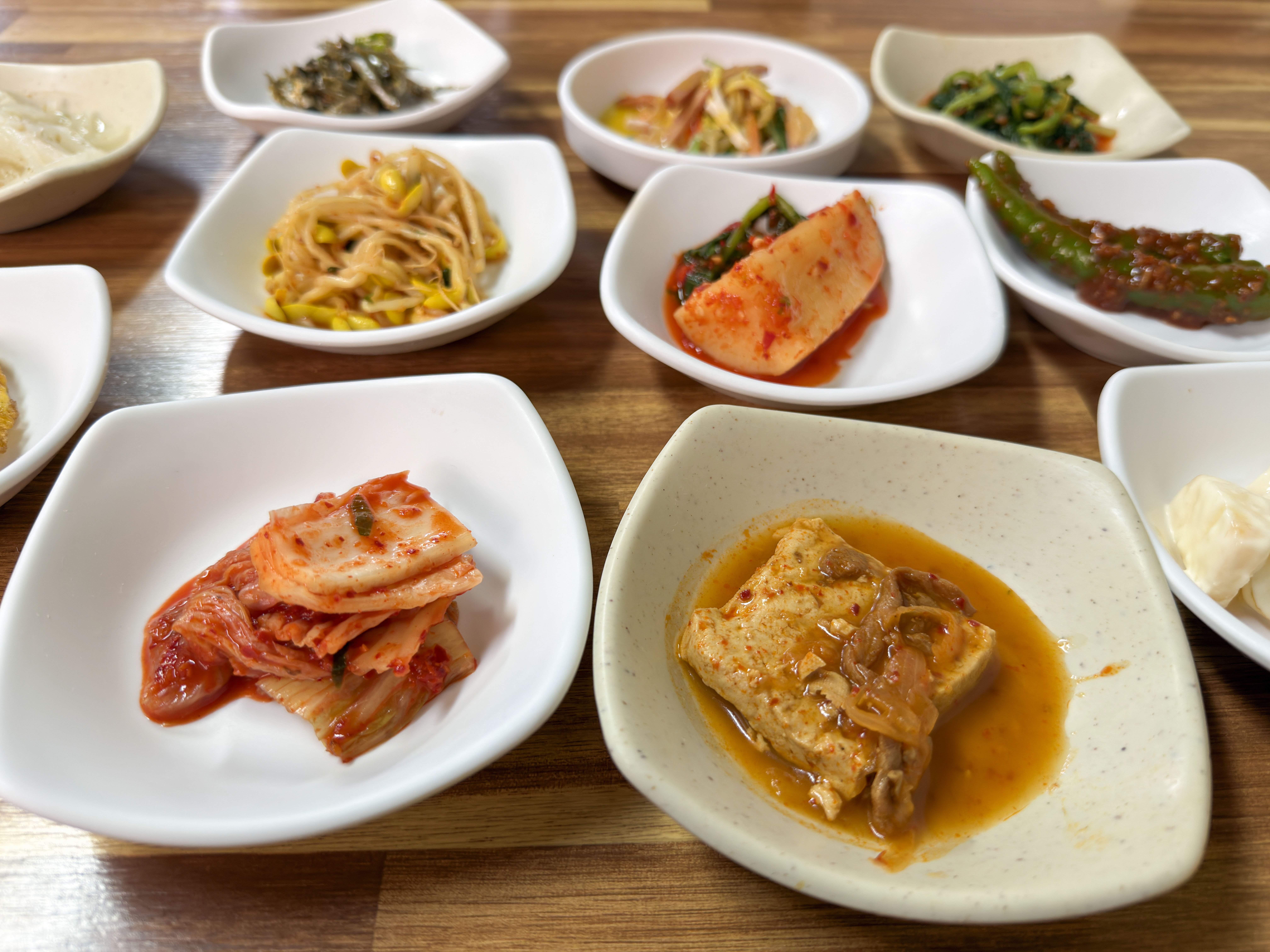 울산 학성새벽시장 ❘ 산해진식당 - 반찬 12가지 깔리는 만원 불백정식 3