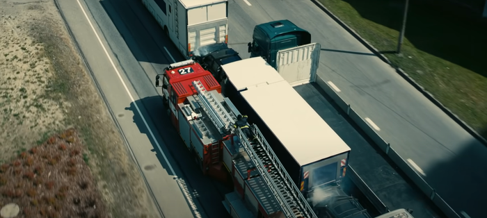 액션영화로도 꽤 괜찮습니다. (영화'테넷')